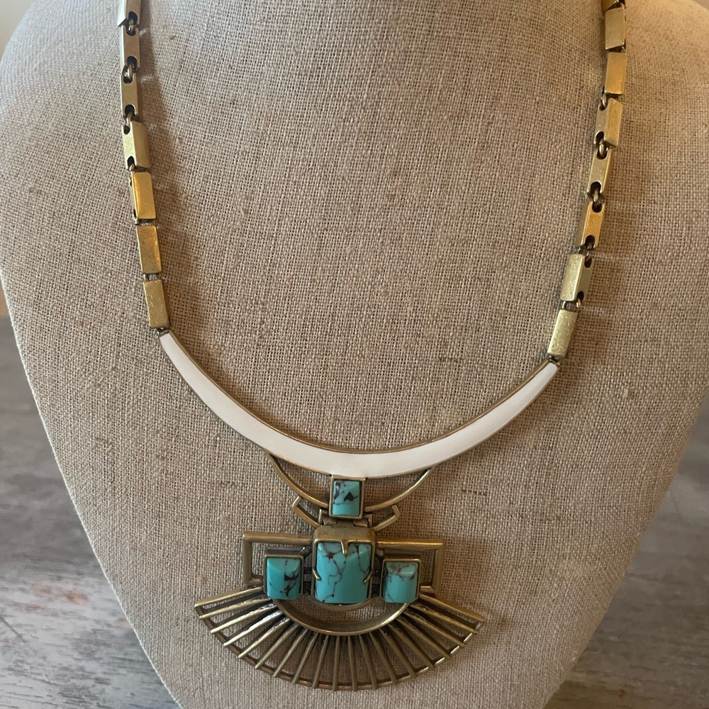 Stella and dot statement necklace